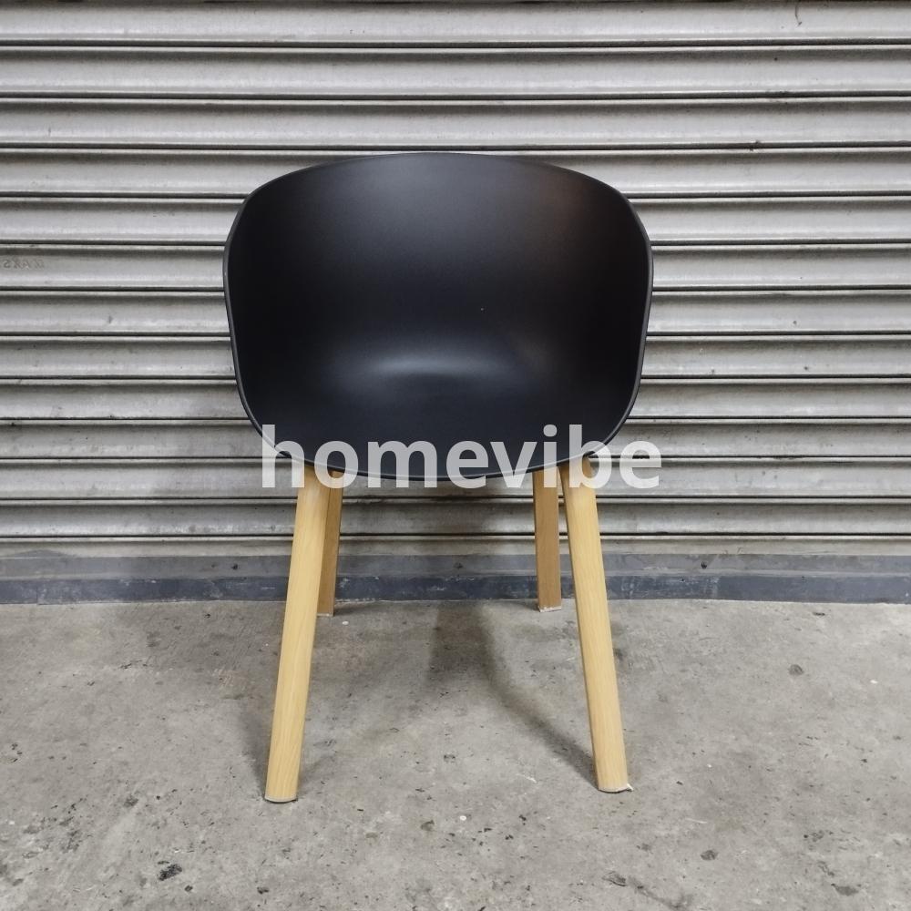 HV Scandinavian Helmet Chair