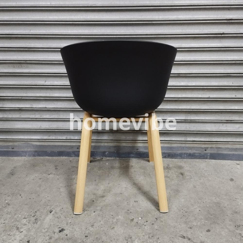 HV Scandinavian Helmet Chair