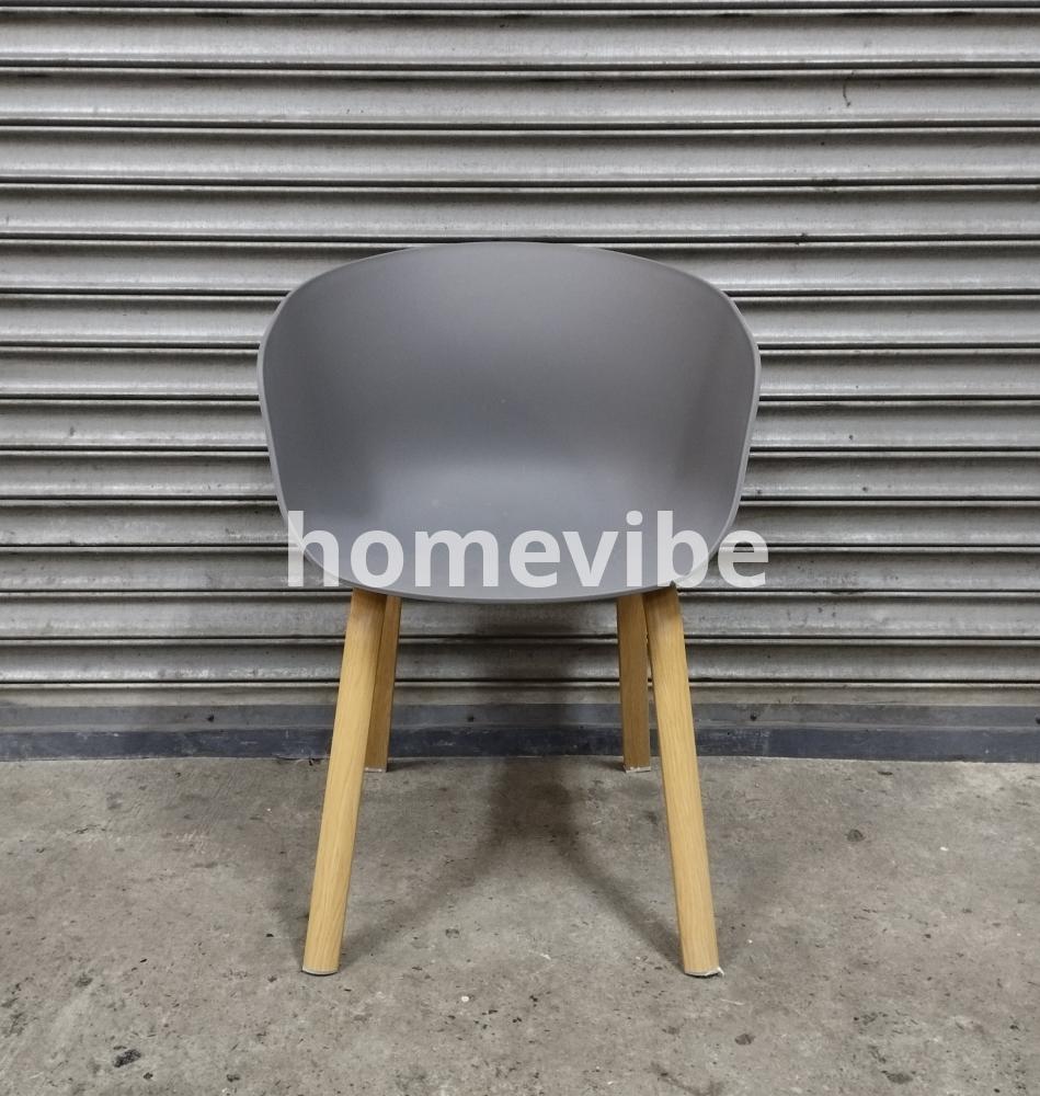 HV Scandinavian Helmet Chair