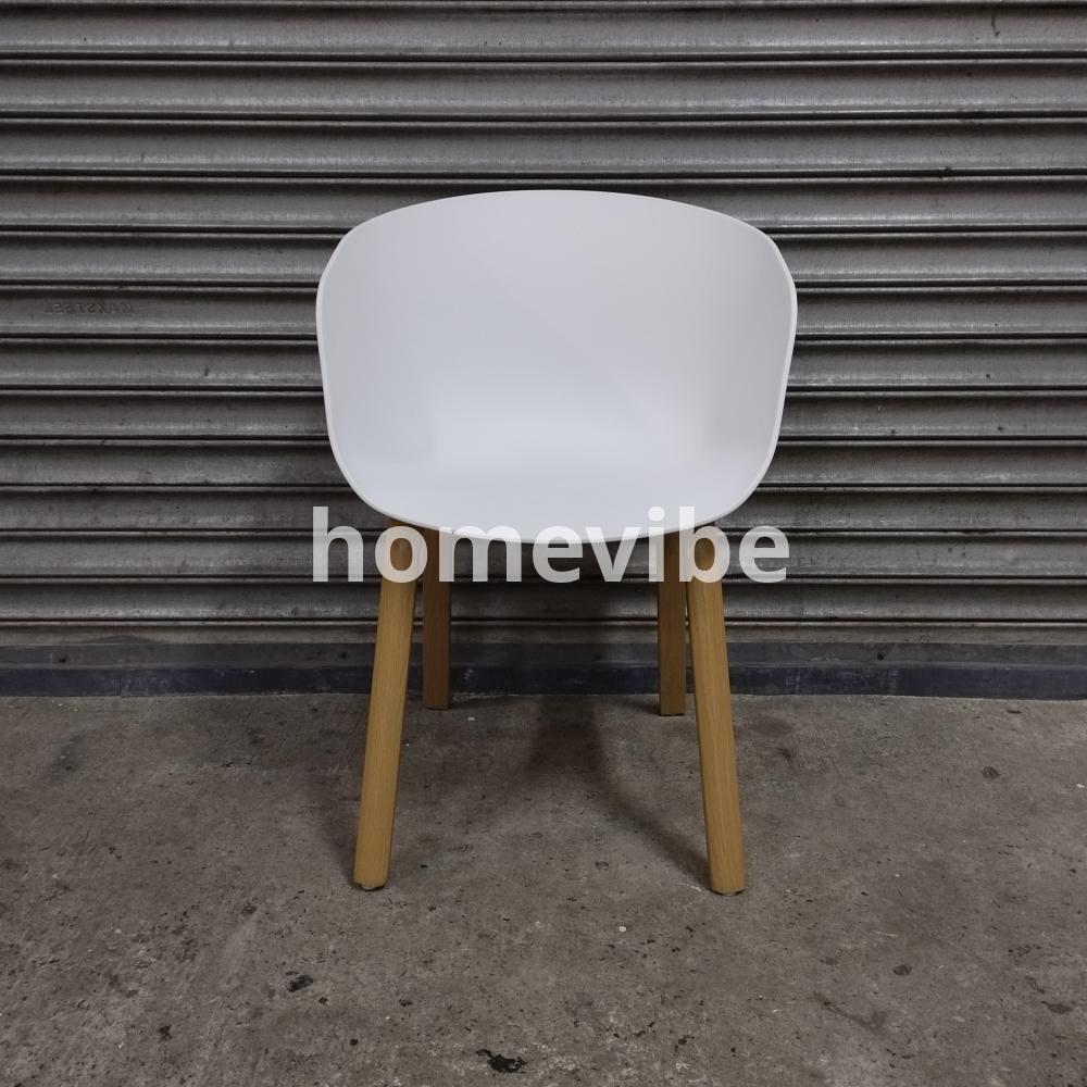 HV Scandinavian Helmet Chair