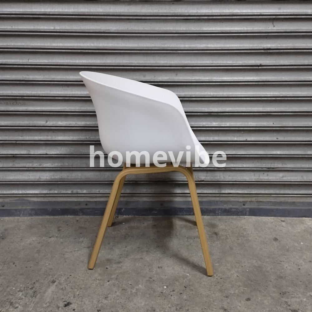 HV Scandinavian Helmet Chair