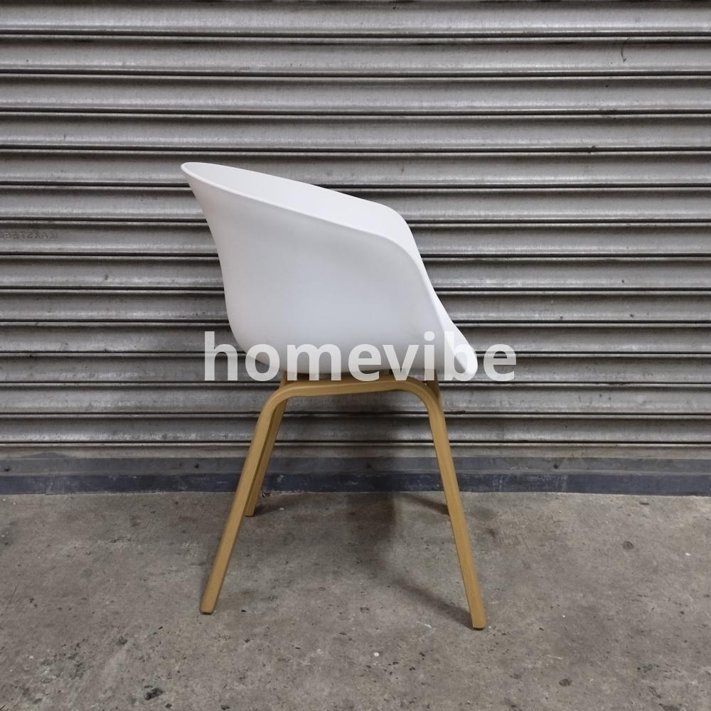 HV Scandinavian Helmet Chair